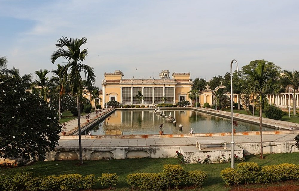 Hotel Lio7 Grand near Chowmahalla Palace