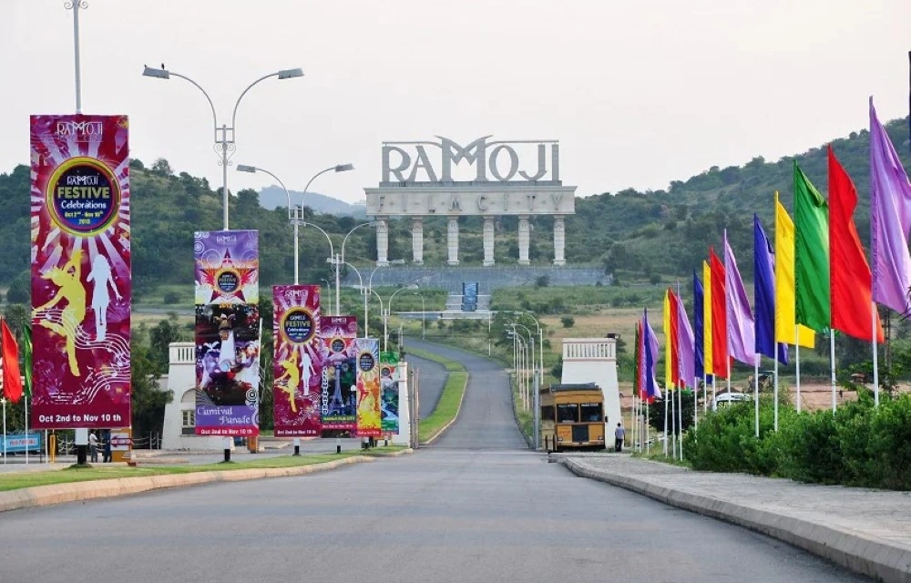 Hotel Lio7 Grand near Ramoji Film City